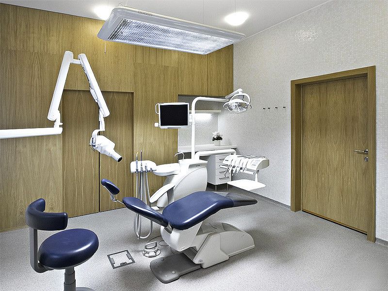 Well-equipped dental clinic 