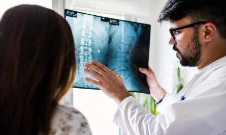 How to Choose the Right Spine Surgeon: Factors to Consider